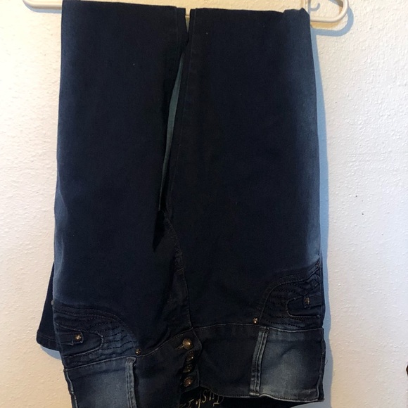 Jeans - Picture 2 of 4